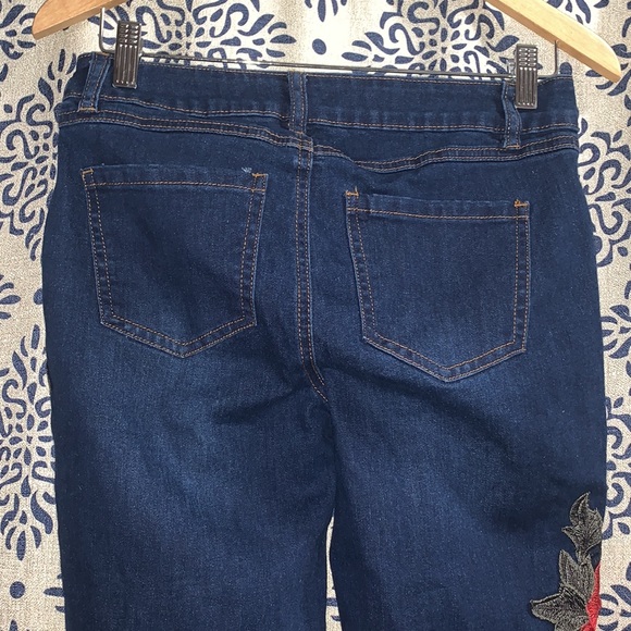 One 5 One Embroidered Distressed Jeans - Picture 4 of 5